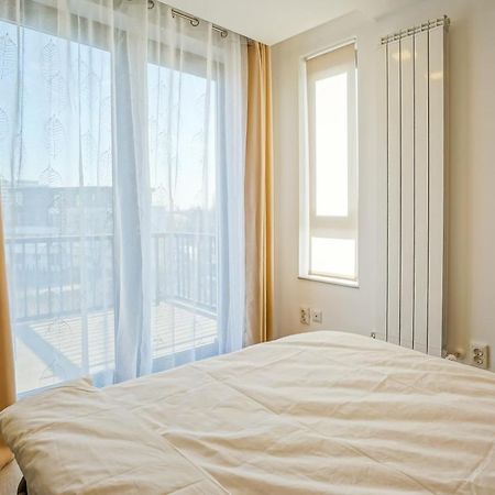 Bright Apartments Moments Away From Herastrau Park, Mall And Metro Bucarest Exterior foto