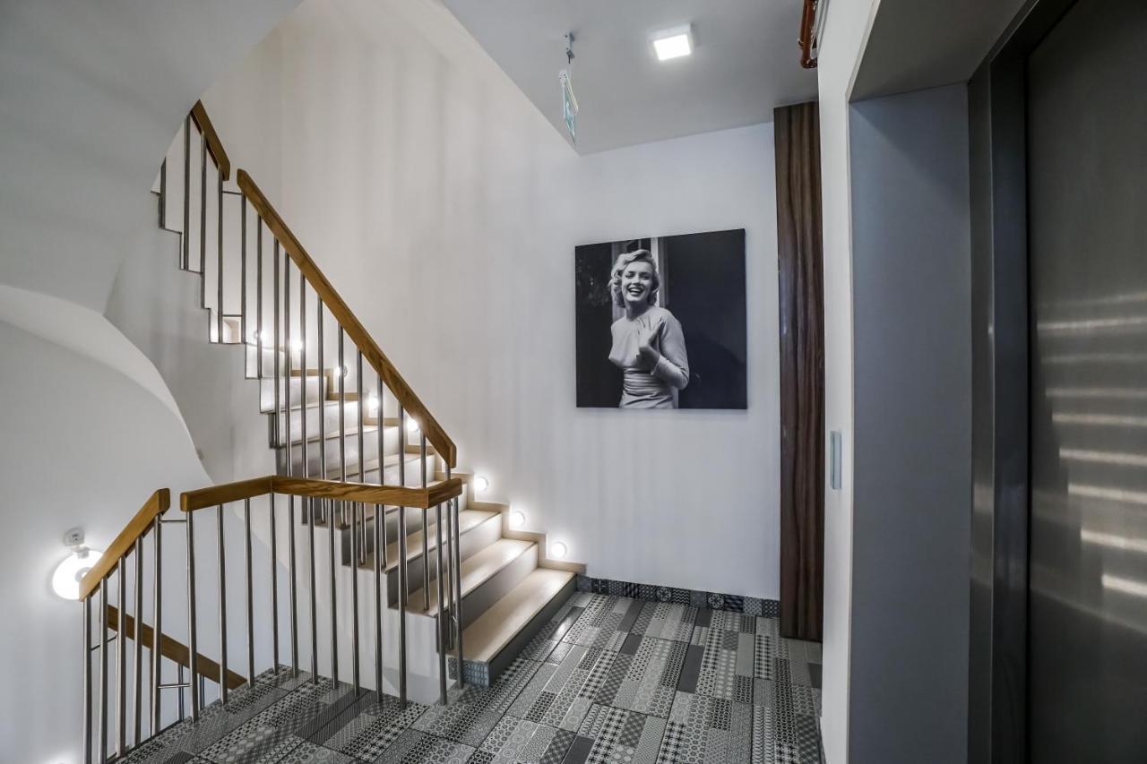 Bright Apartments Moments Away From Herastrau Park, Mall And Metro Bucarest Exterior foto