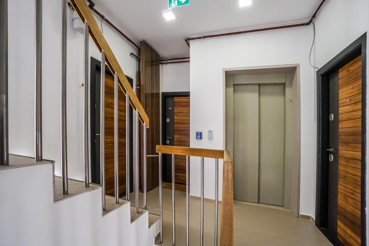 Bright Apartments Moments Away From Herastrau Park, Mall And Metro Bucarest Exterior foto