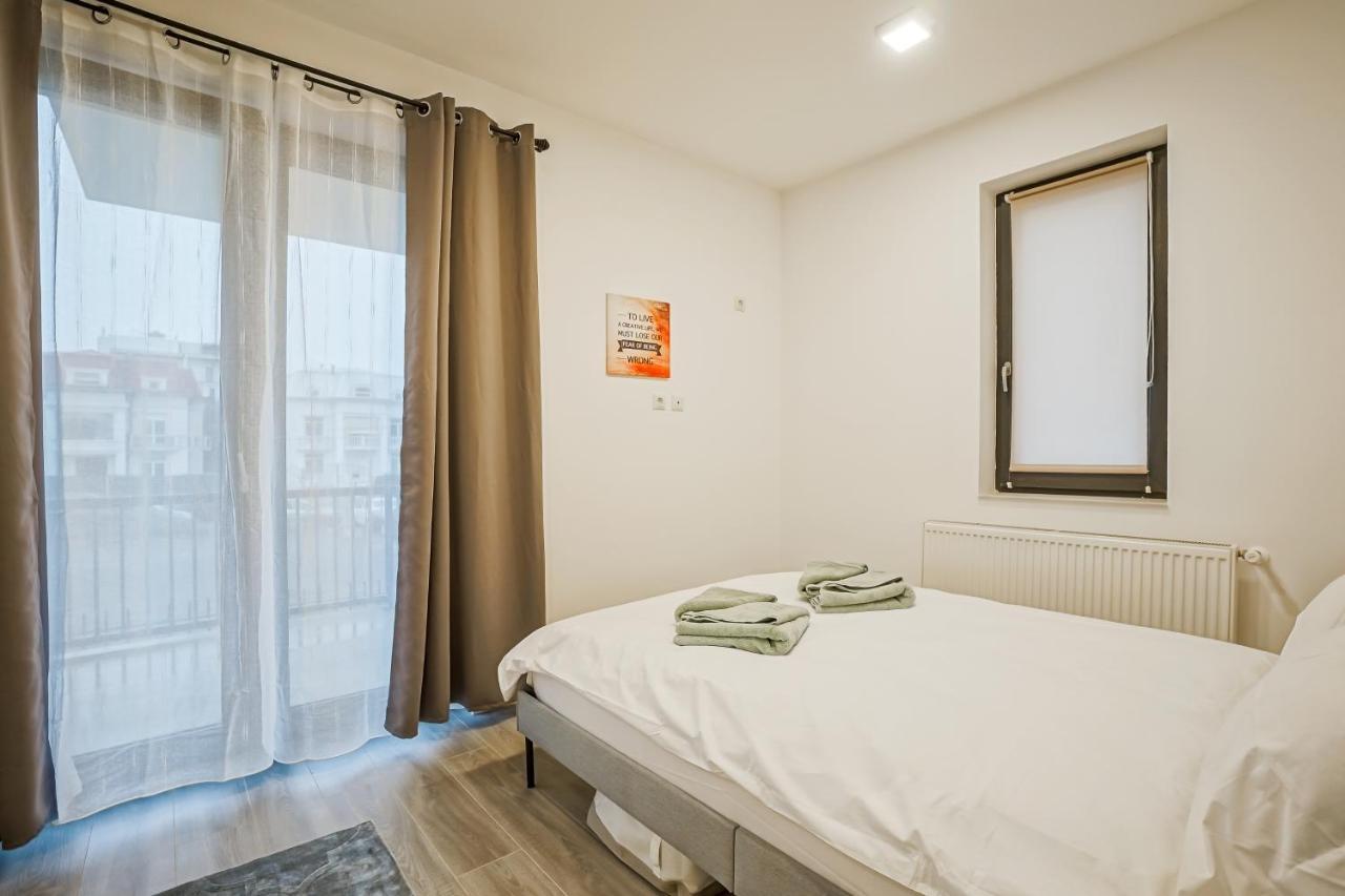 Bright Apartments Moments Away From Herastrau Park, Mall And Metro Bucarest Exterior foto